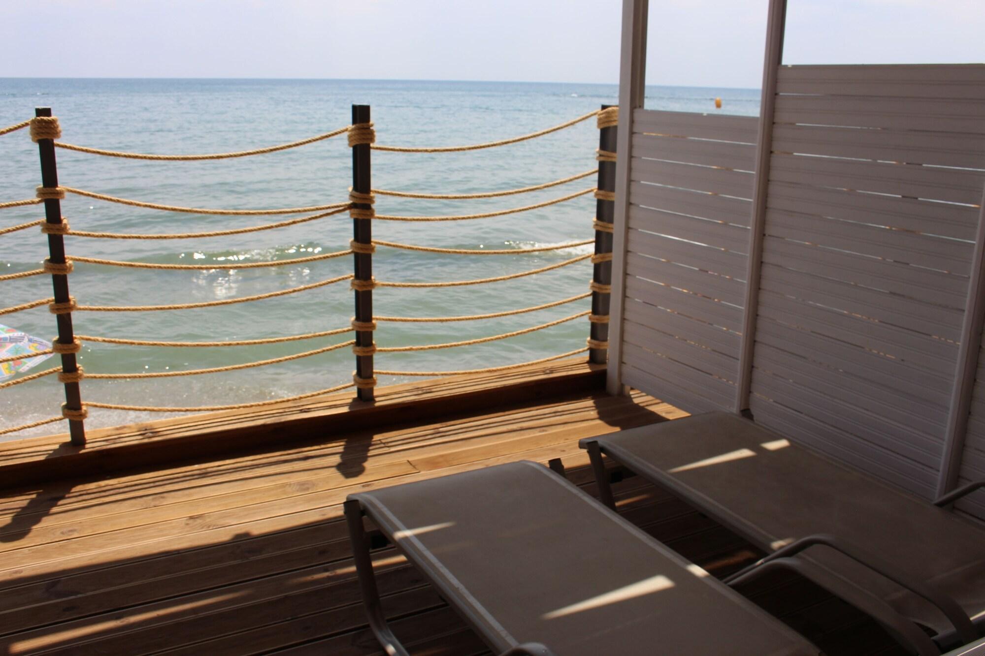 Paralia Beach Boutique Hotel Bagian luar foto